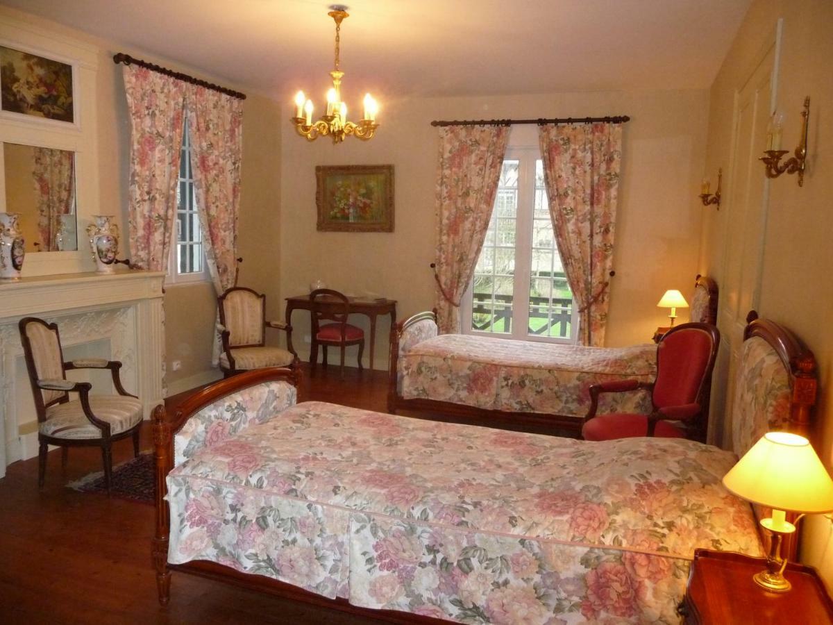 Manoir De Sens Bed & Breakfast Beuvron en Auge Bagian luar foto