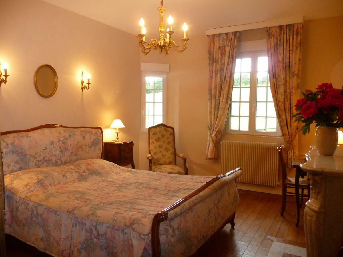 Manoir De Sens Bed & Breakfast Beuvron en Auge Bagian luar foto