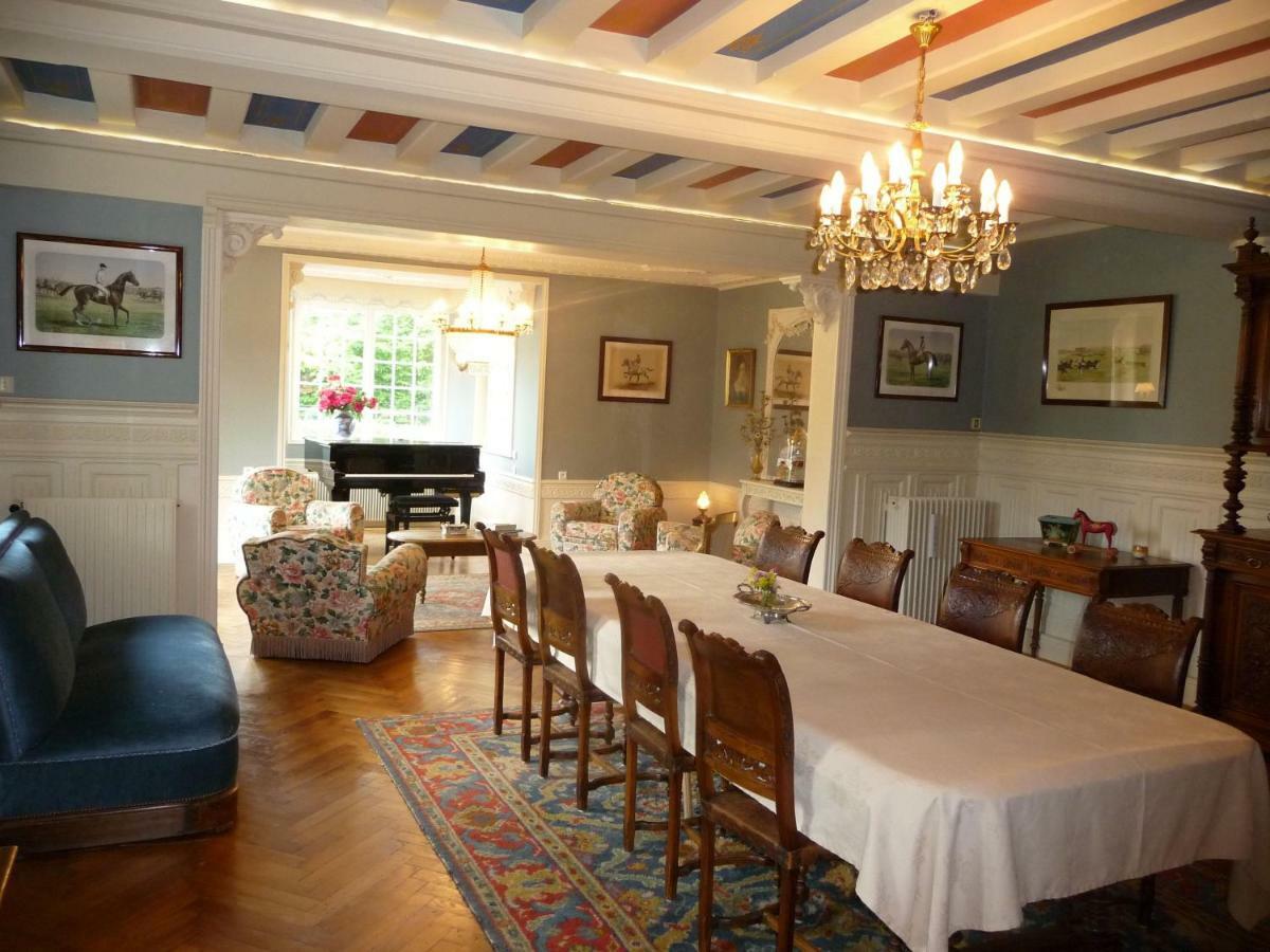 Manoir De Sens Bed & Breakfast Beuvron en Auge Bagian luar foto