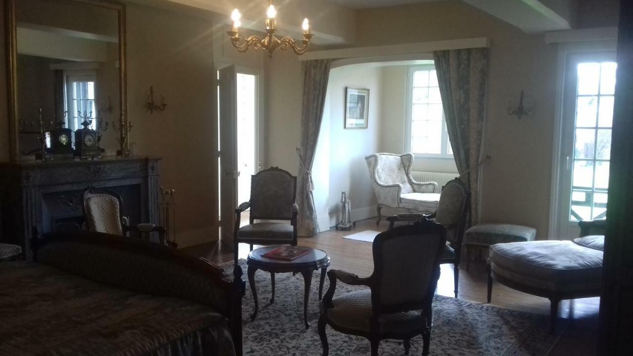 Manoir De Sens Bed & Breakfast Beuvron en Auge Bagian luar foto