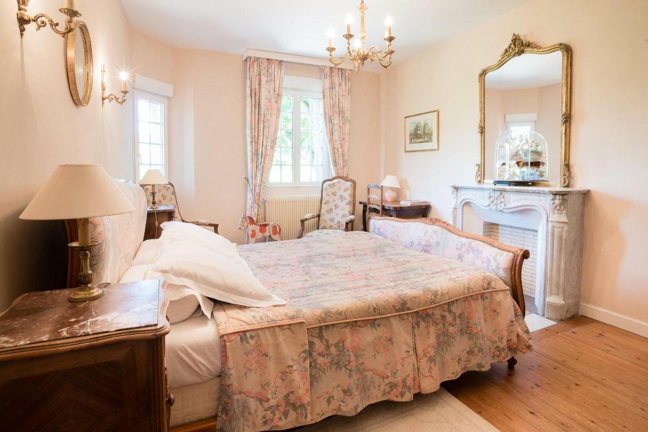 Manoir De Sens Bed & Breakfast Beuvron en Auge Bagian luar foto