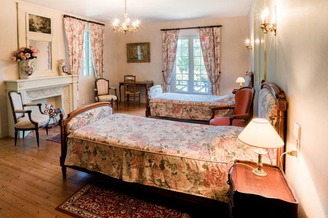 Manoir De Sens Bed & Breakfast Beuvron en Auge Bagian luar foto